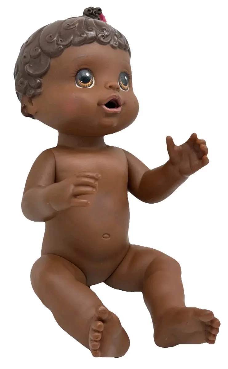 Muñeca bebé con vestido rosa - miniatura 3