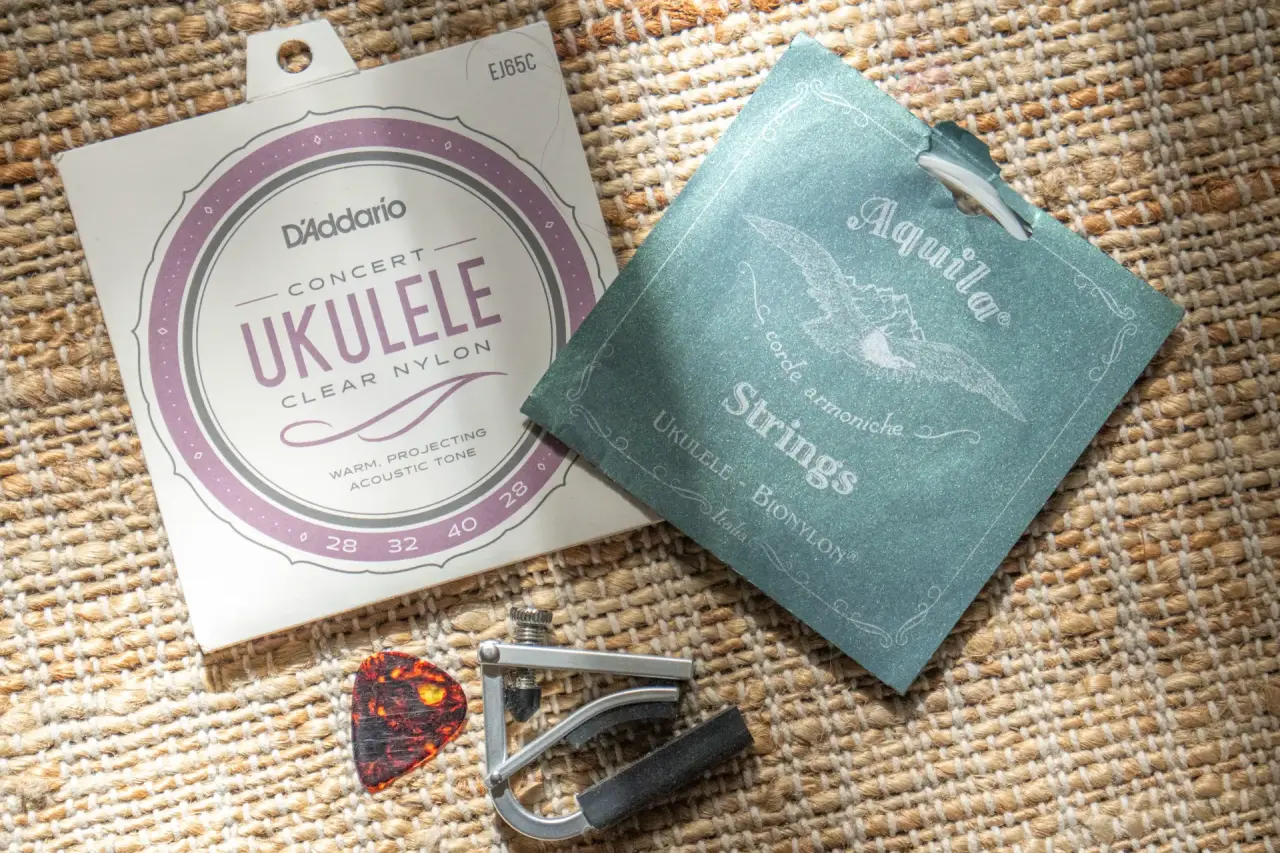 Ukelele Concierto Flight EQ-A (una joya) - miniatura 6