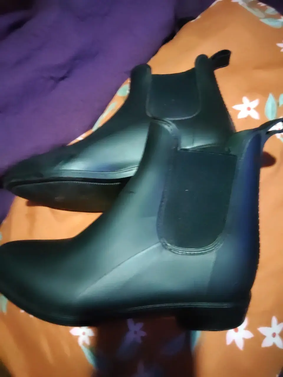 Botines negros de goma - miniatura 2