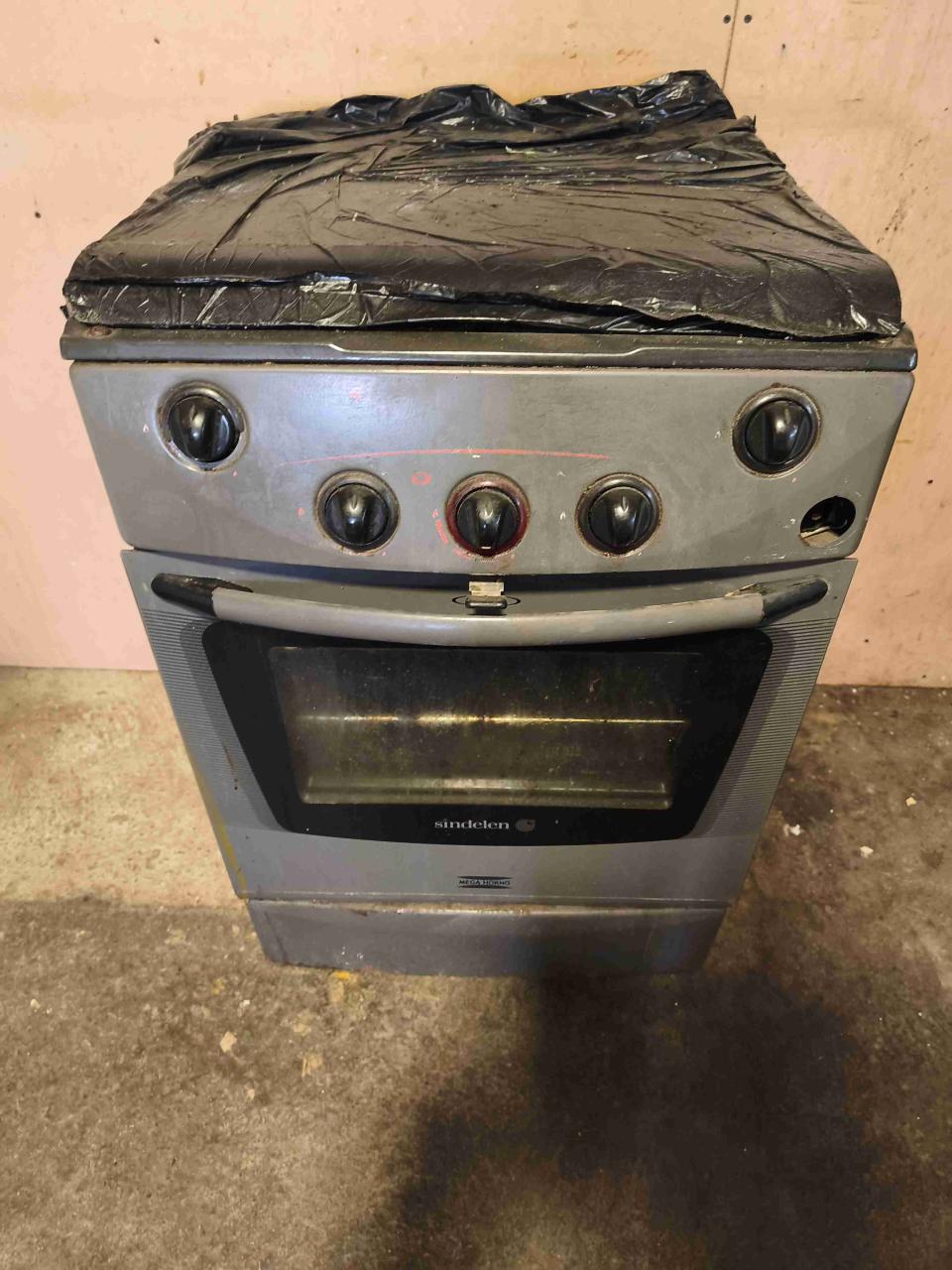 Cocina a gas Sindelen usada