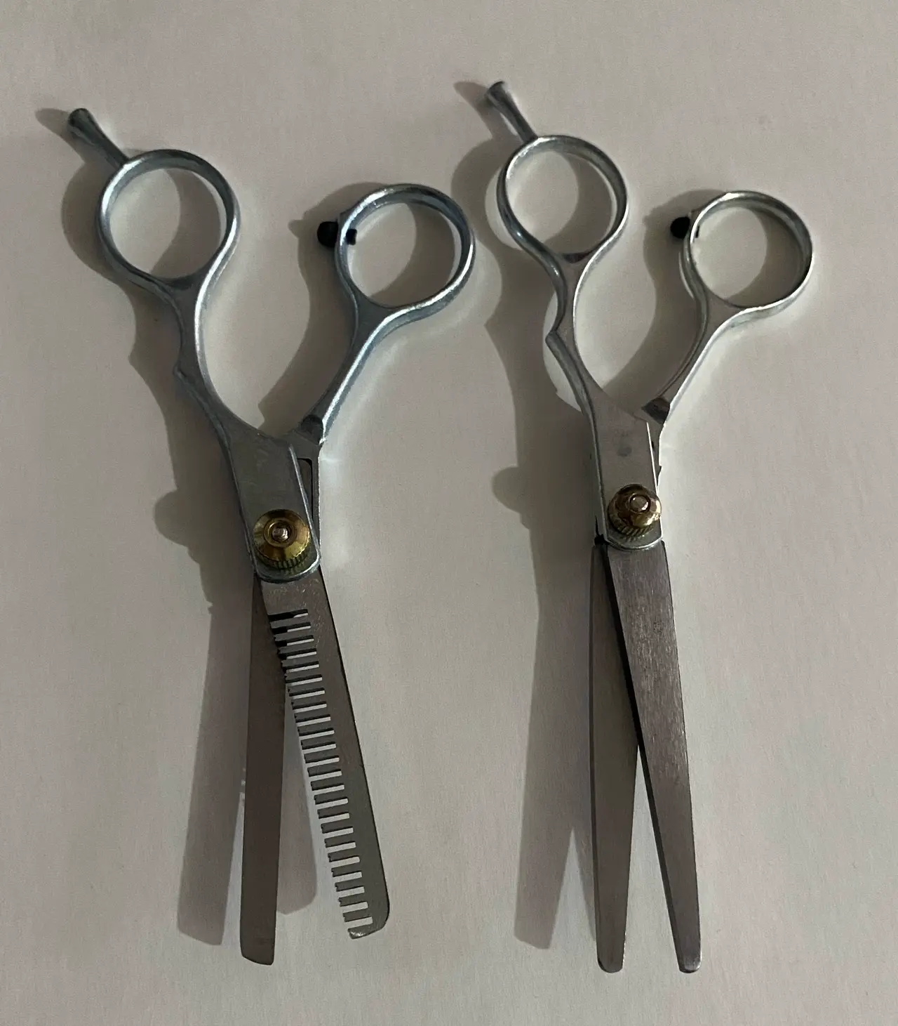 Set de dos tijeras de peluquería