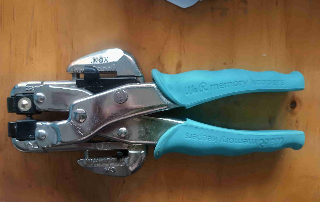 Perforadora azul mango ergonómico - miniatura 1