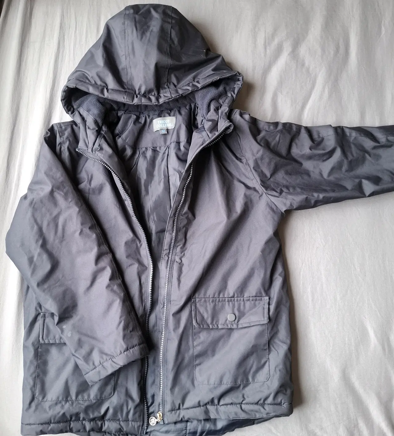 Parka azul marino  con capucha