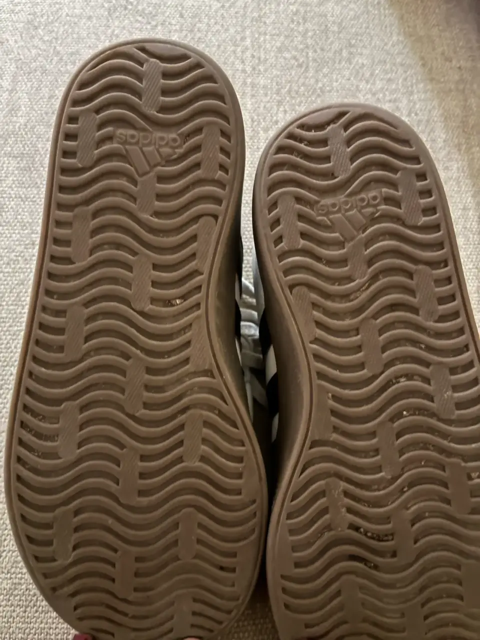Zapatillas Adidas blancas - miniatura 3