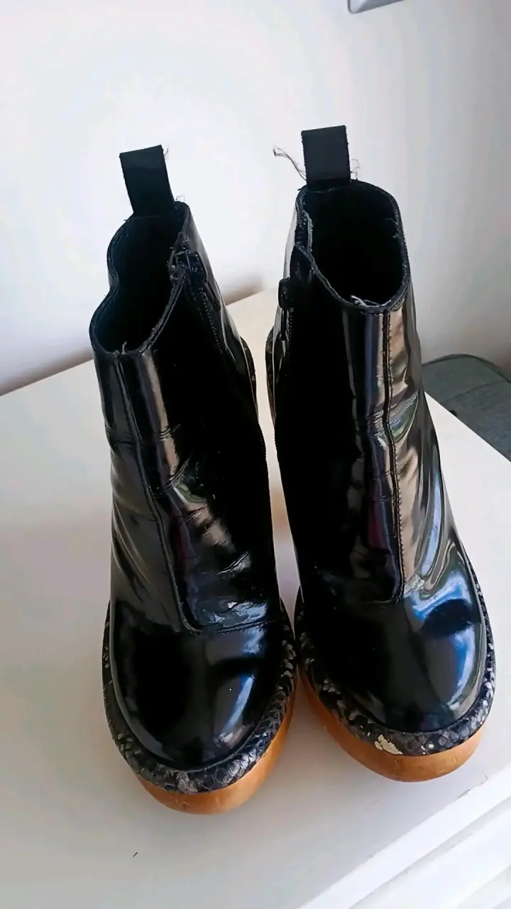 Botines negros con tacón de madera - miniatura 2
