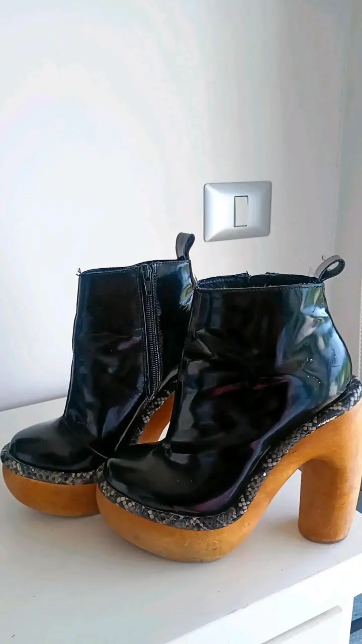 Botines negros con tacón de madera - miniatura 3