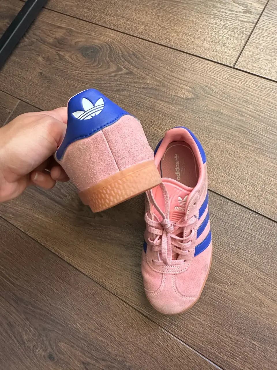 Zapatillas Adidas rosas y azul - miniatura 3