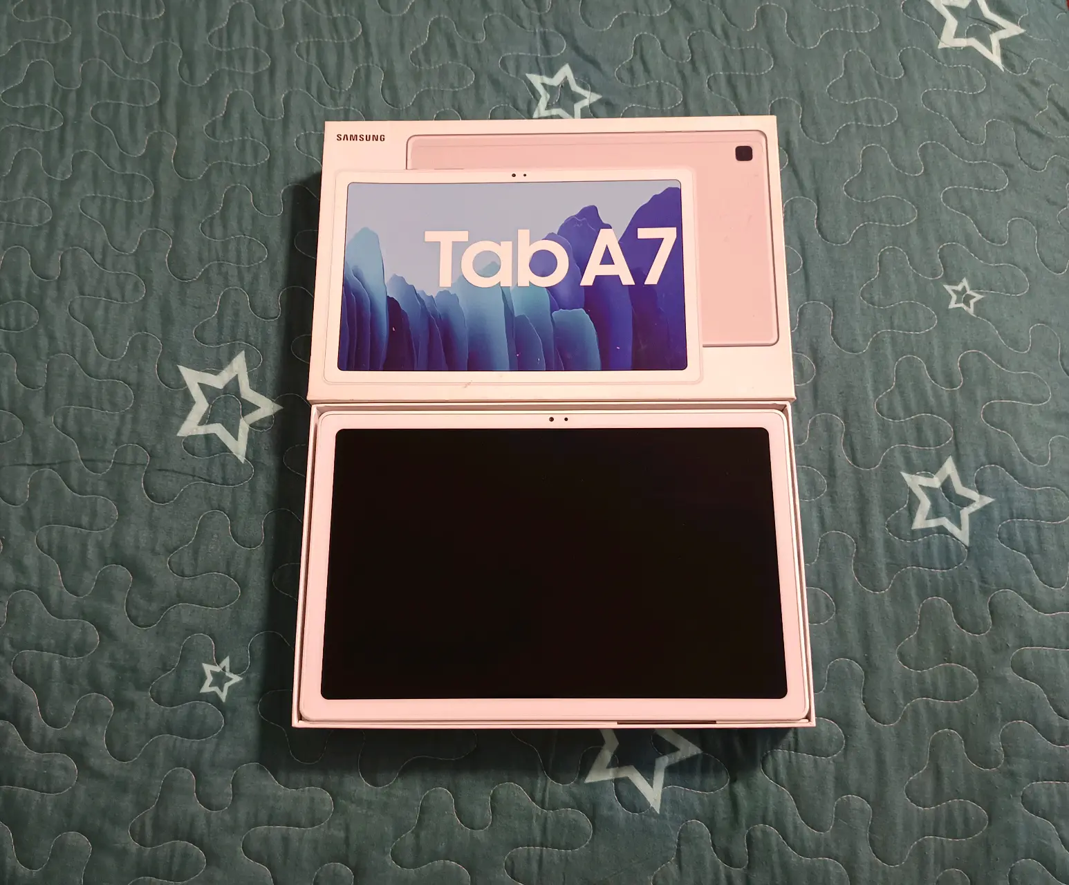 Tablet Samsung Tab A7 con fundas - miniatura 2
