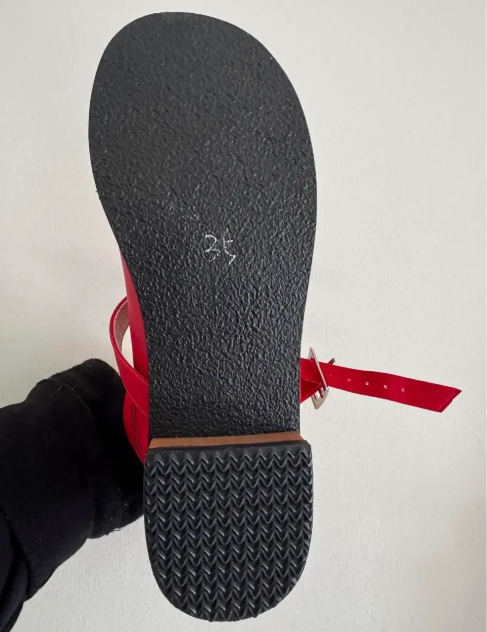 Zapatos rojos con hebilla 35 - miniatura 3