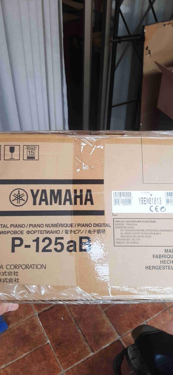 Piano digital Yamaha P-125aB - miniatura 2