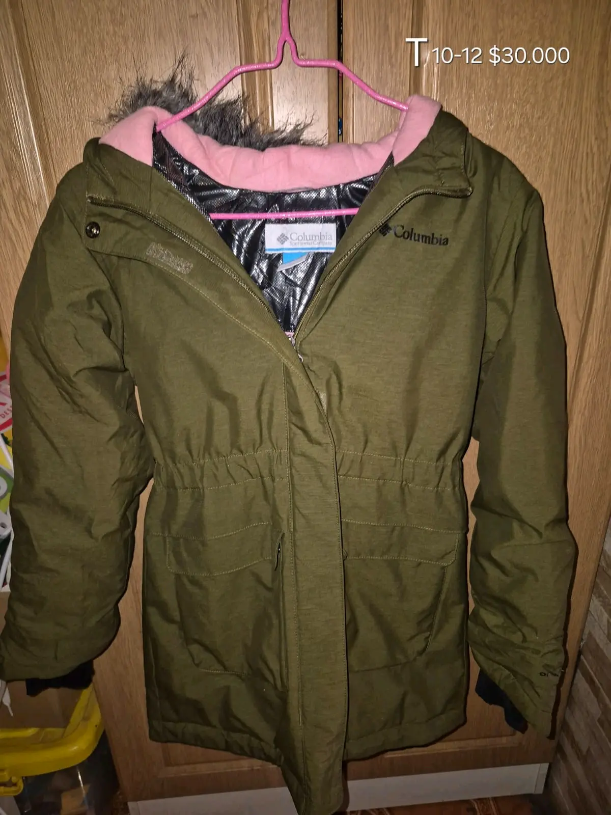 Parka Columbia verde talla 10-12 omni tech