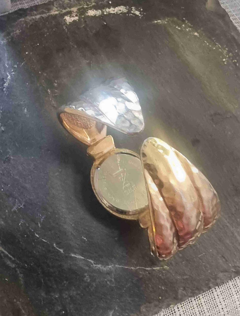 Reloj dorado de cuarzo elegante - miniatura 2