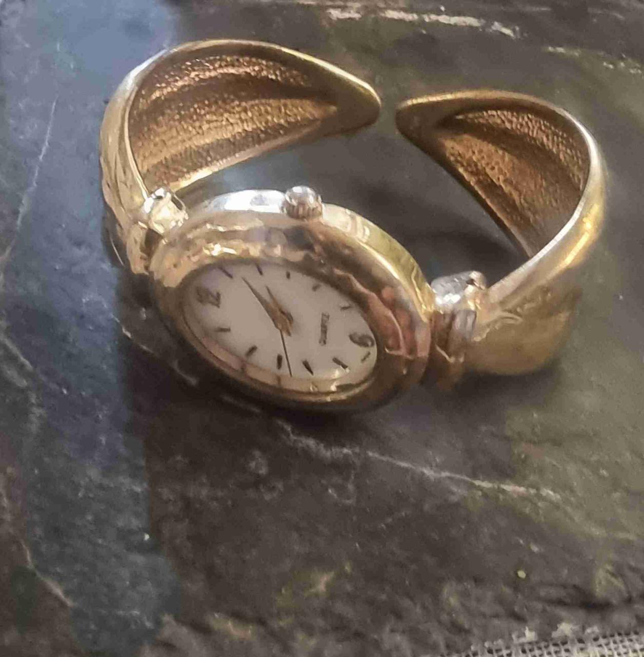 Reloj dorado de cuarzo elegante - miniatura 4