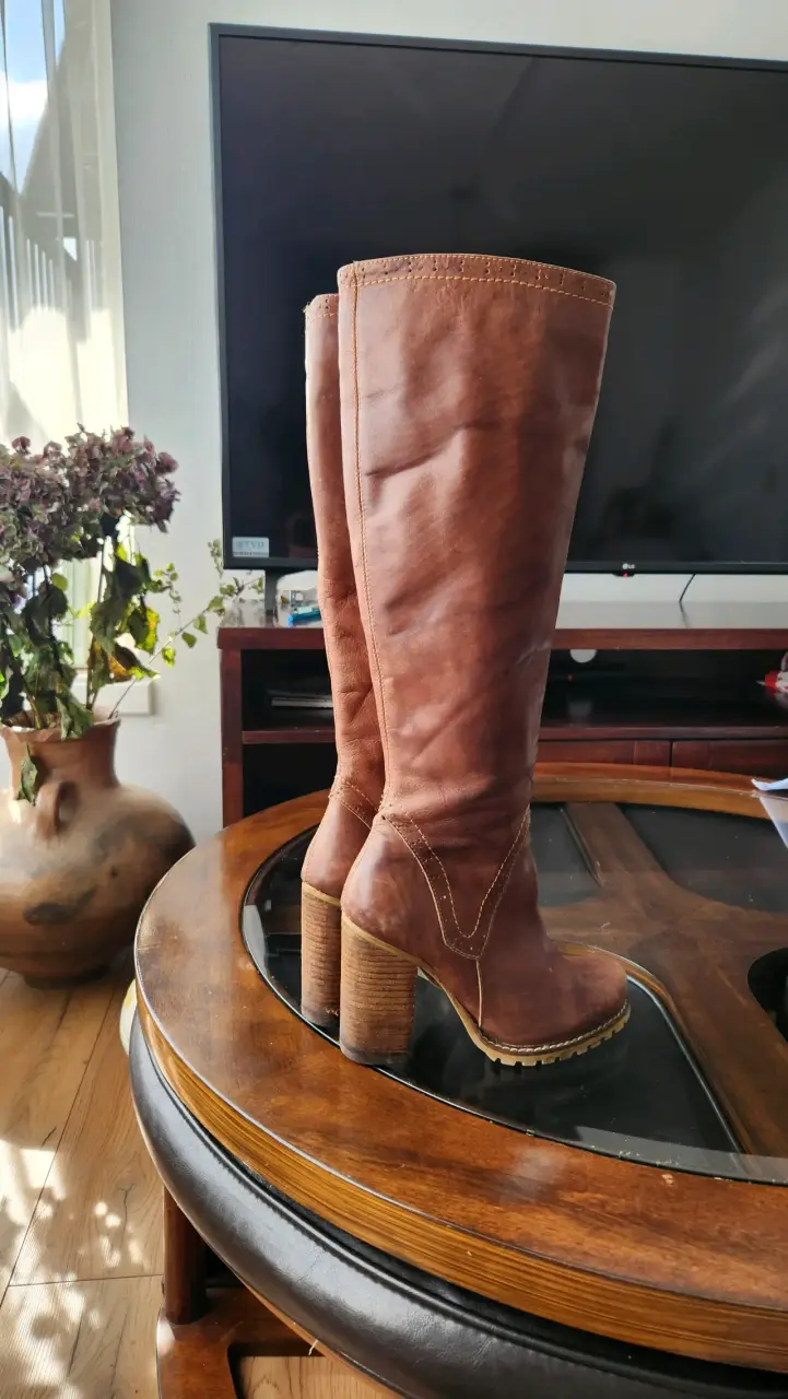 Botas largas de cuero marrón - miniatura 2