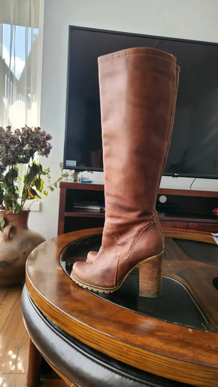 Botas largas de cuero marrón - miniatura 3
