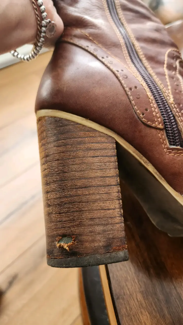 Botas largas de cuero marrón - miniatura 4