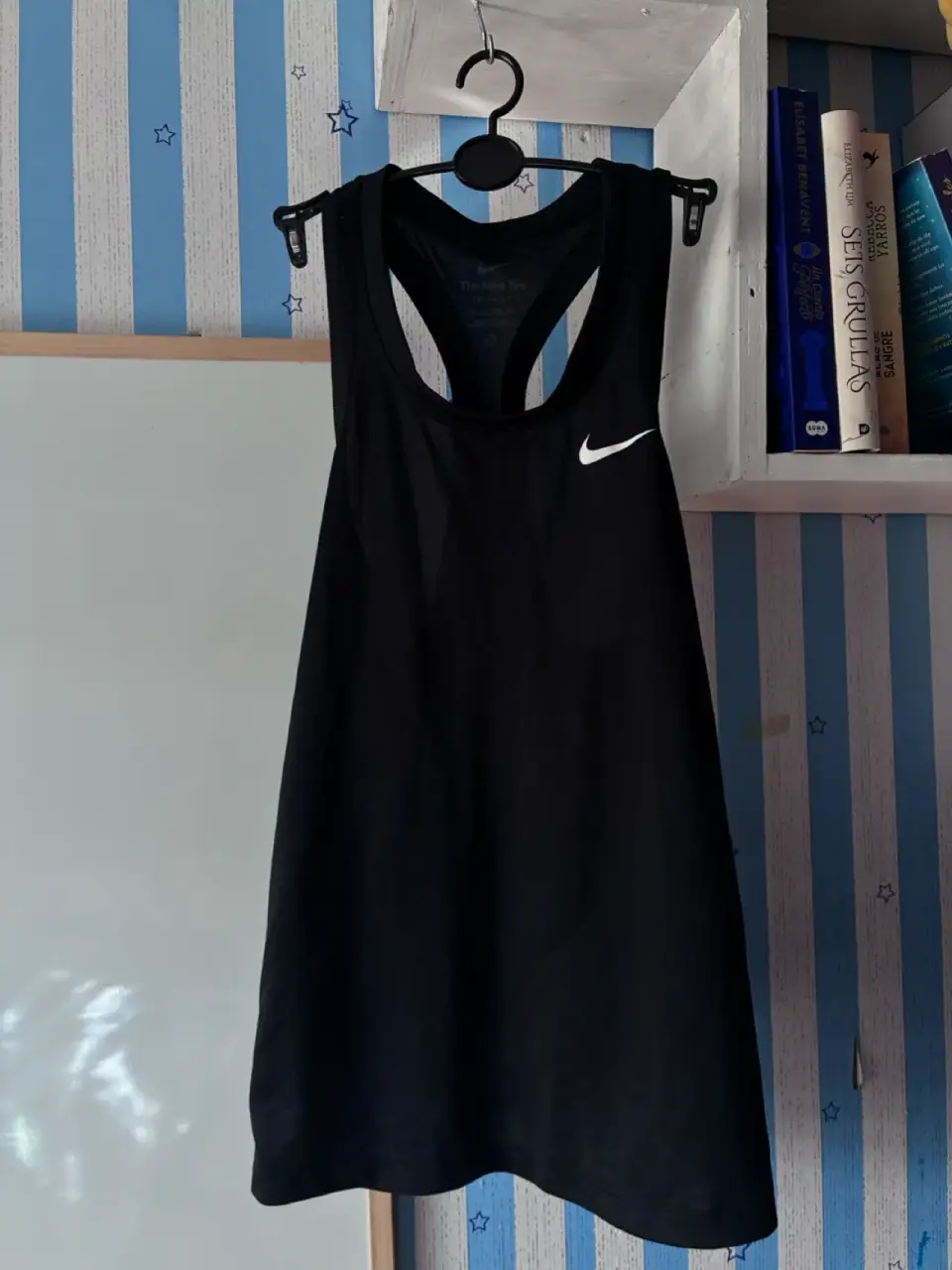 Polera deportiva negra Nike - miniatura 1