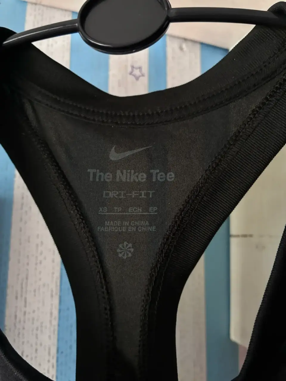 Polera deportiva negra Nike - miniatura 3