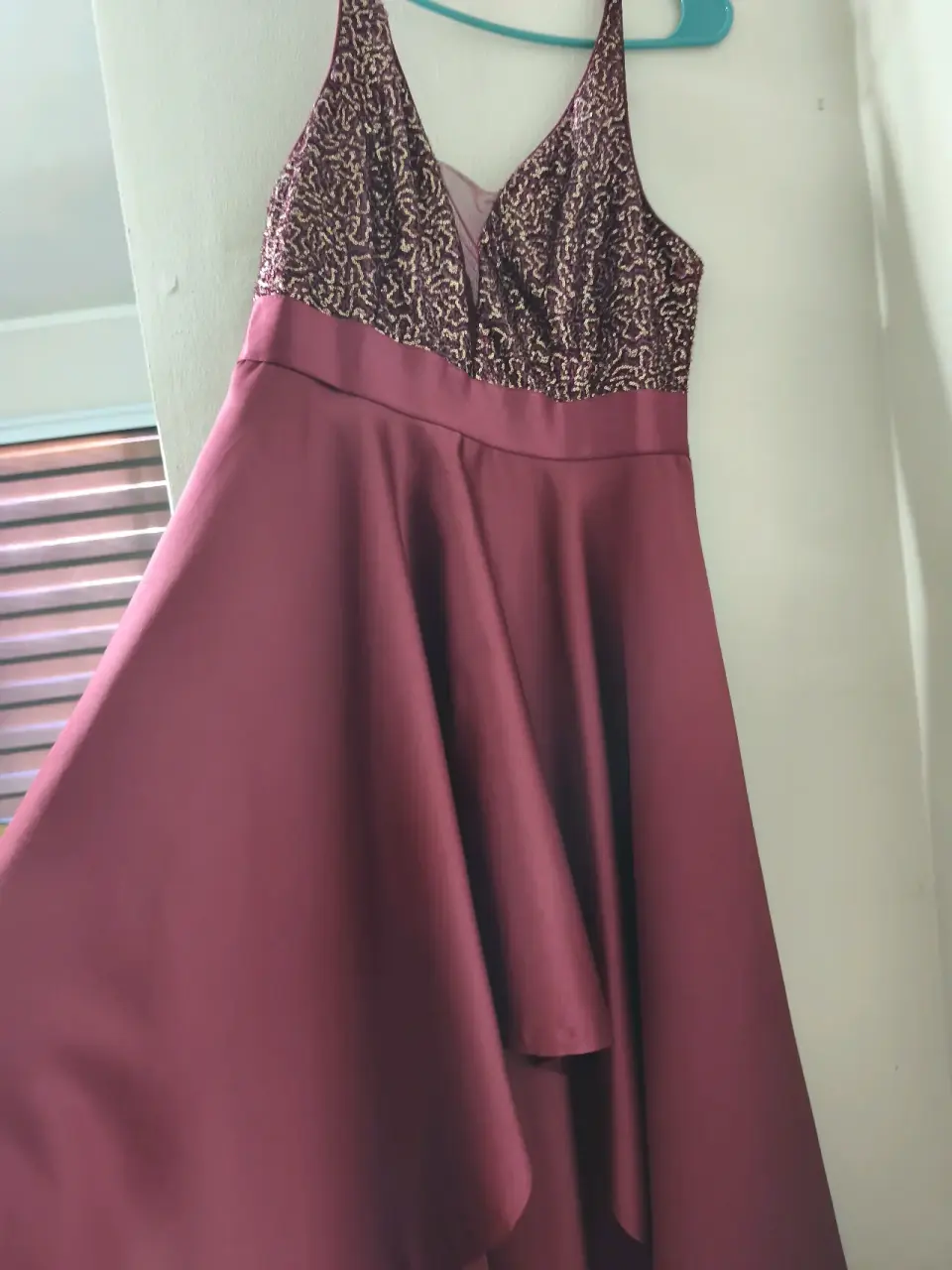 Vestido bicolor elegante - miniatura 2