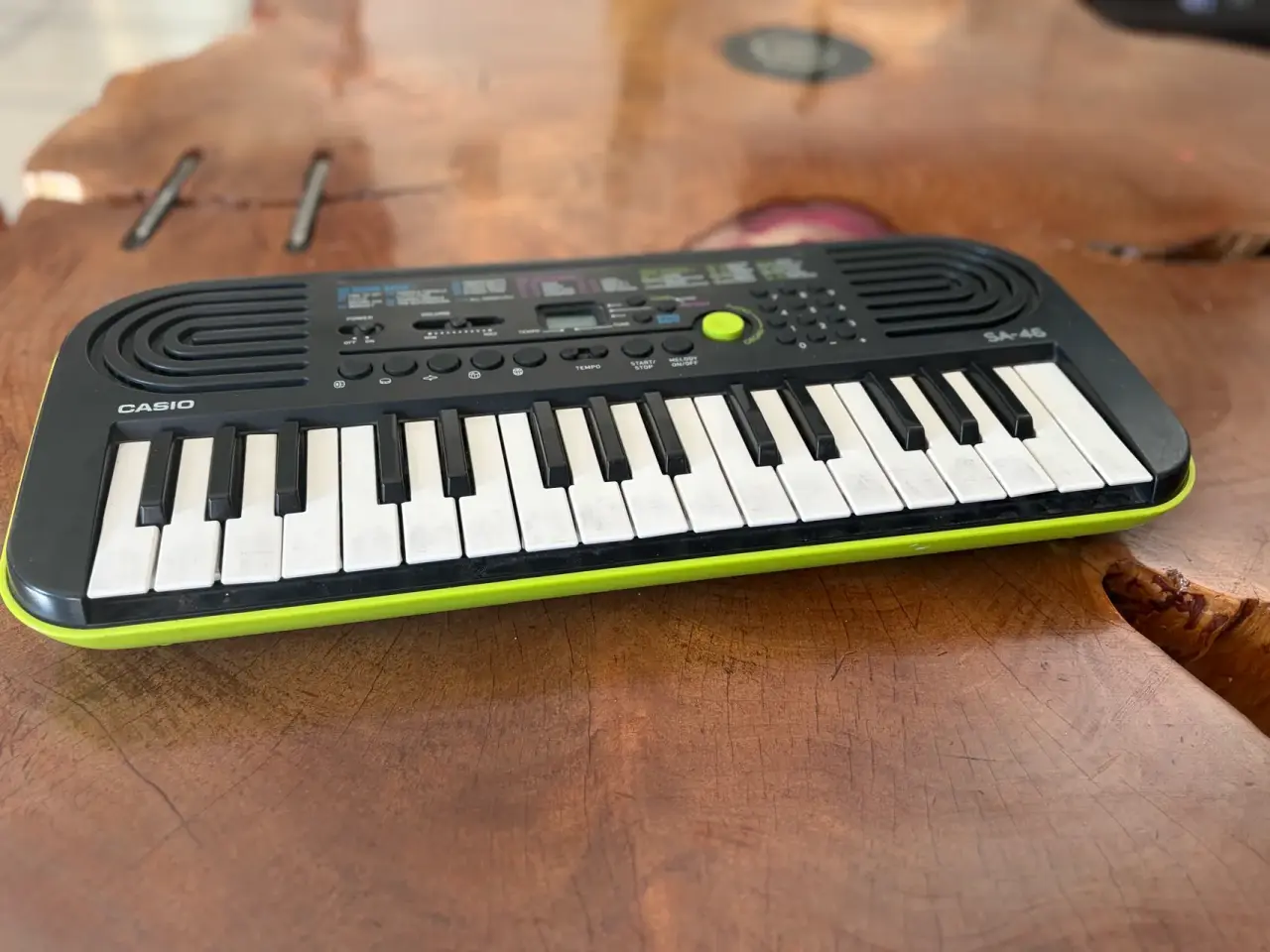Teclado Casio SA-46 portátil - miniatura 3