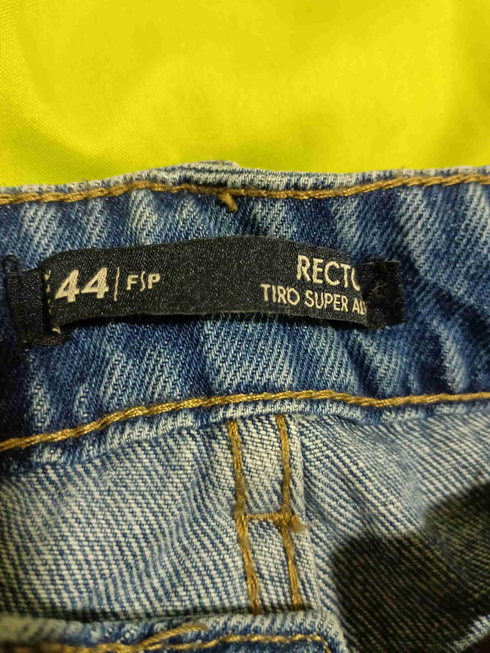 Jeans cargo azul con bolsillos - miniatura 2