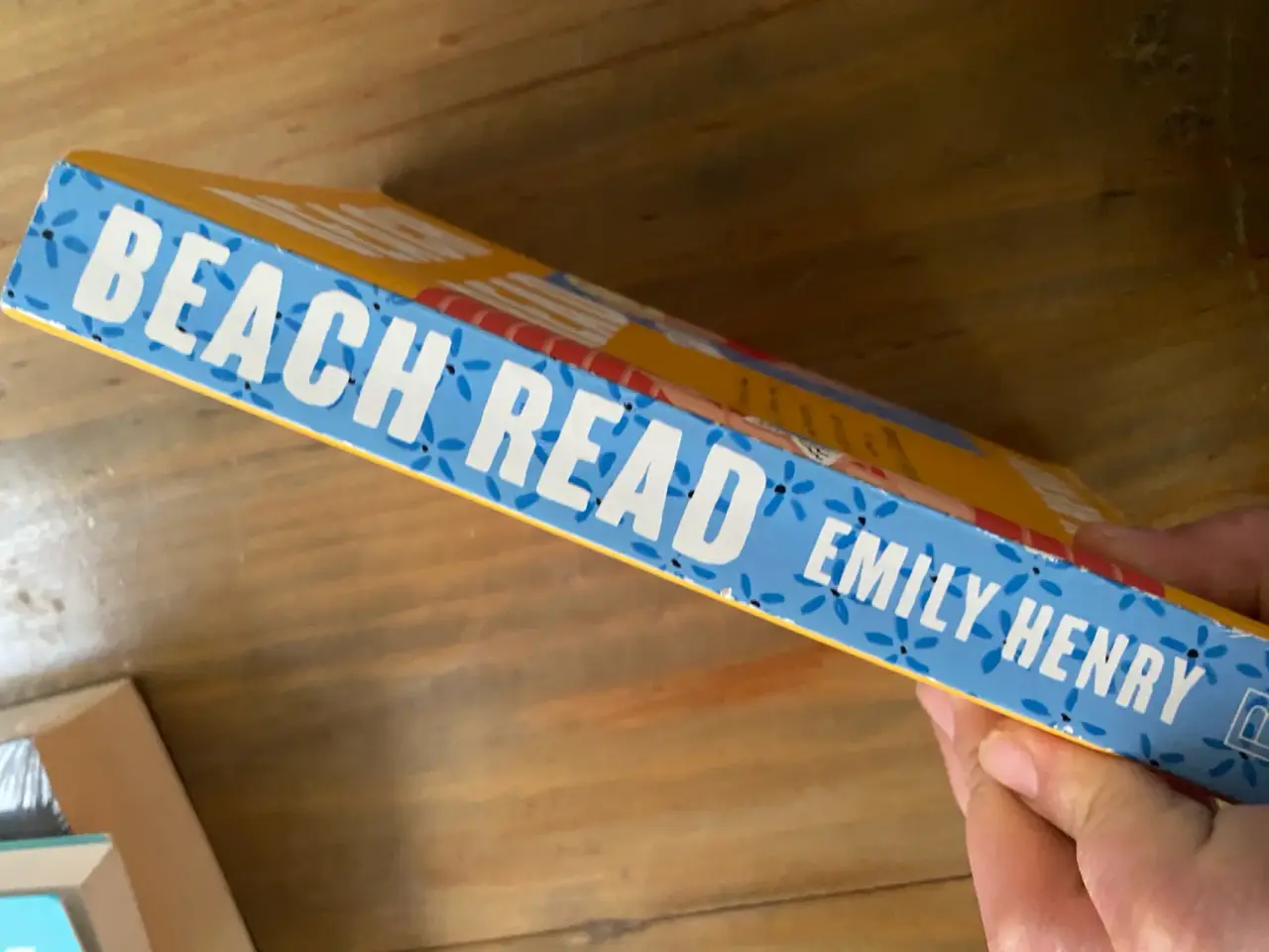 Libro 'Beach Read' de Emily Henry - miniatura 2