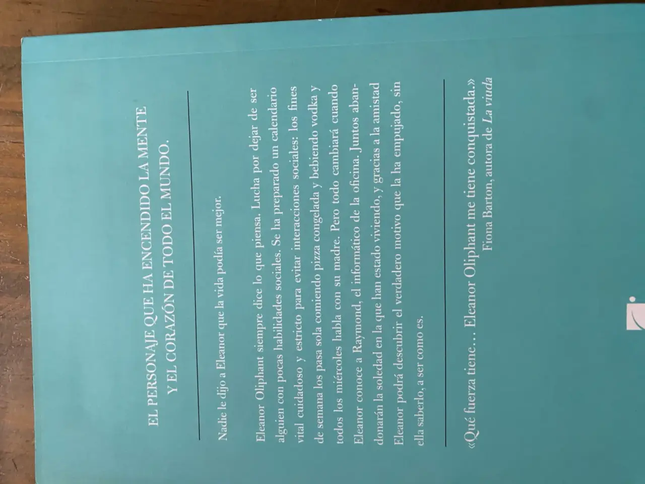Libro 'Eleanor Oliphant está perfectamente' - miniatura 3