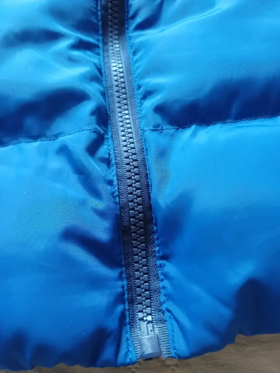 Chaleco puffer azul sin mangas marca Tribu talla 6 - miniatura 3