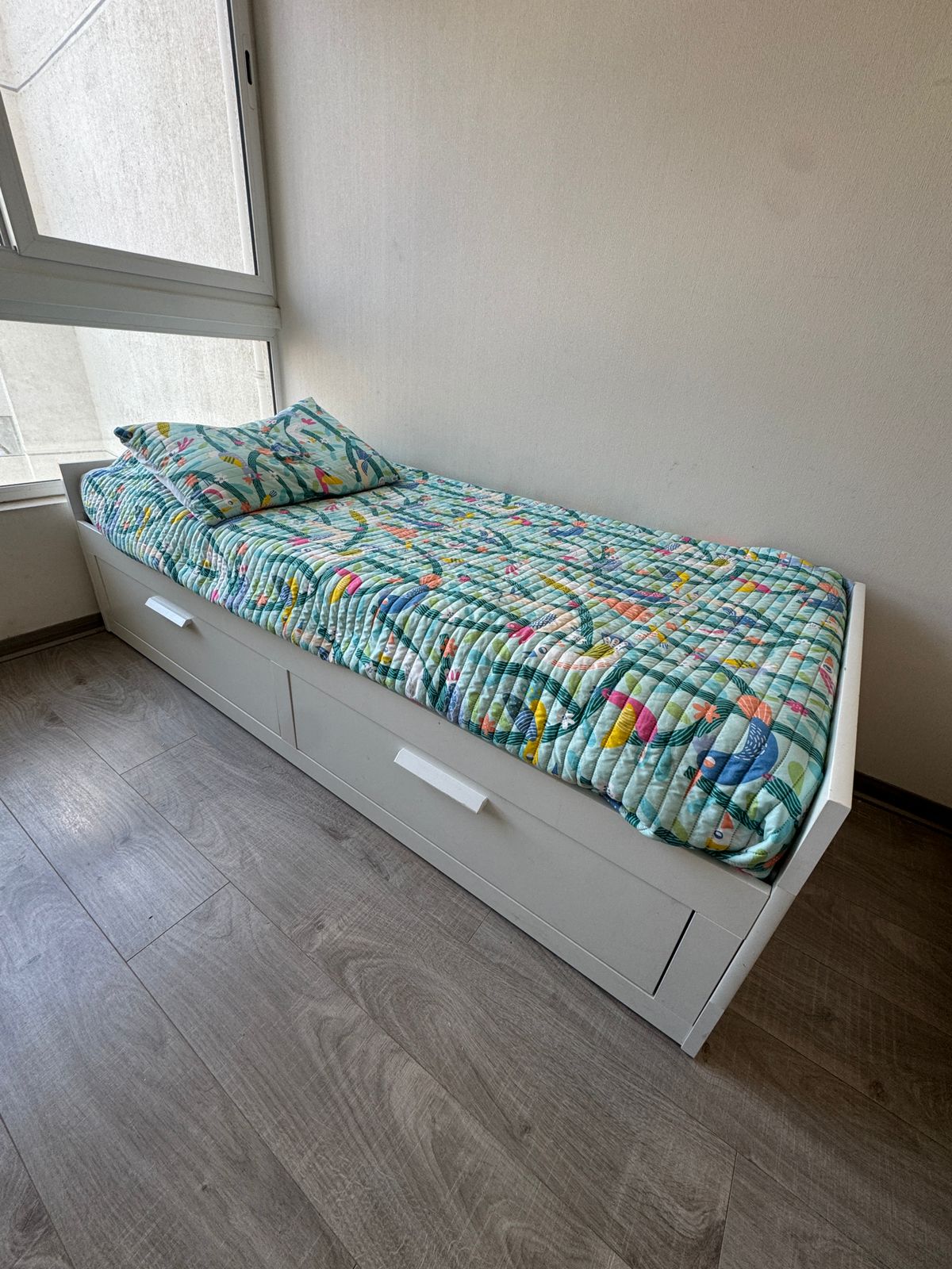 Cama IKEA – con 2 cajones + 2 colchones - miniatura 2