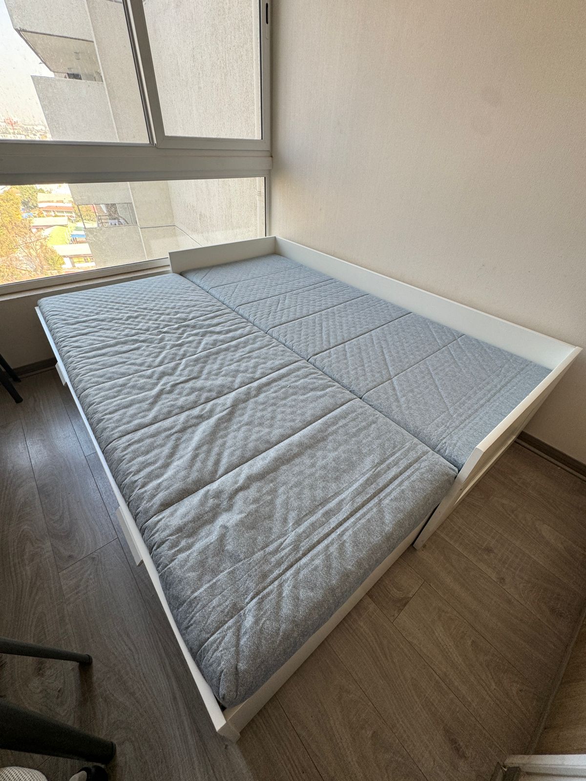 Cama IKEA – con 2 cajones + 2 colchones - miniatura 3