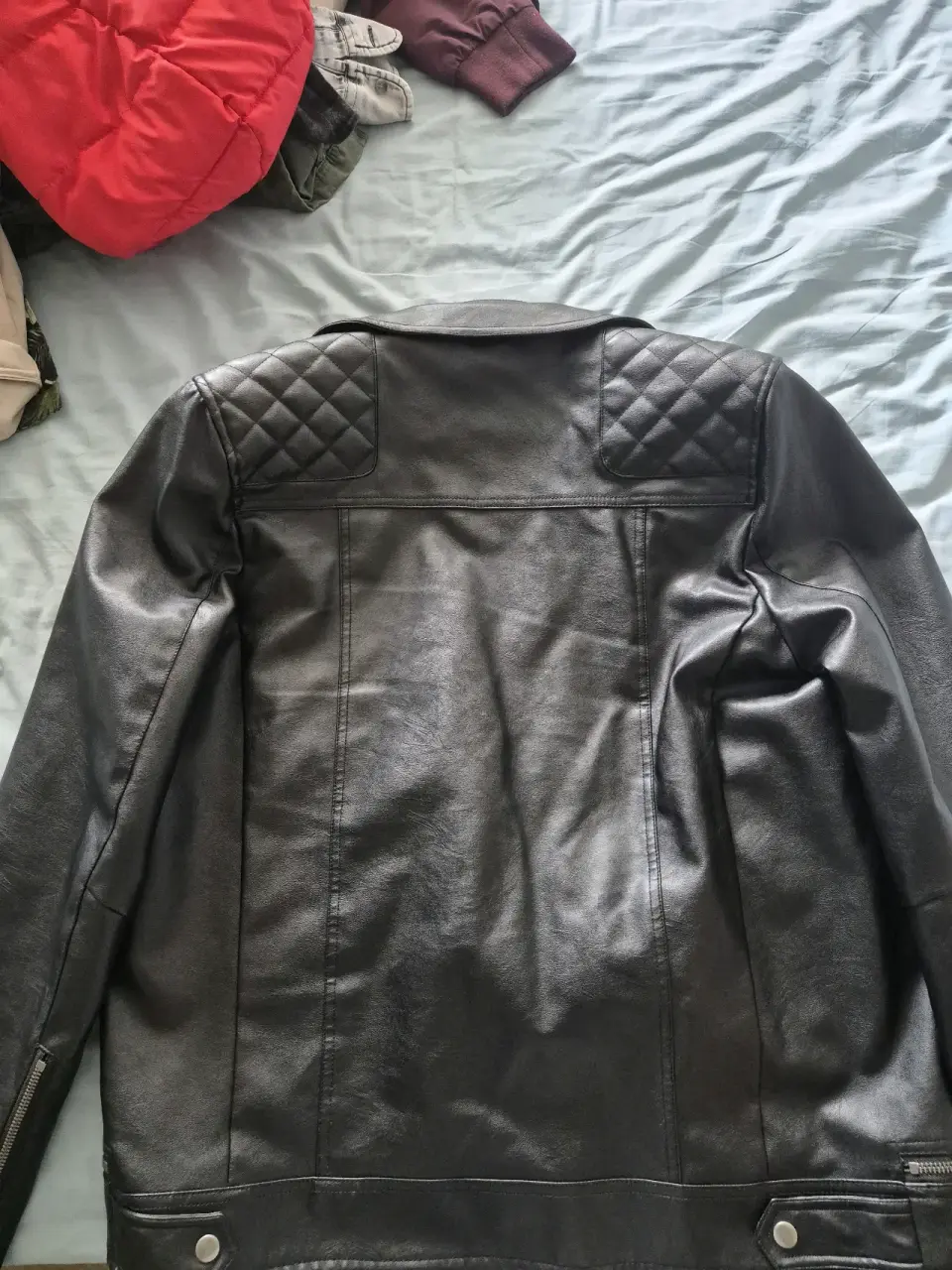Chaqueta de cuero negra - miniatura 3