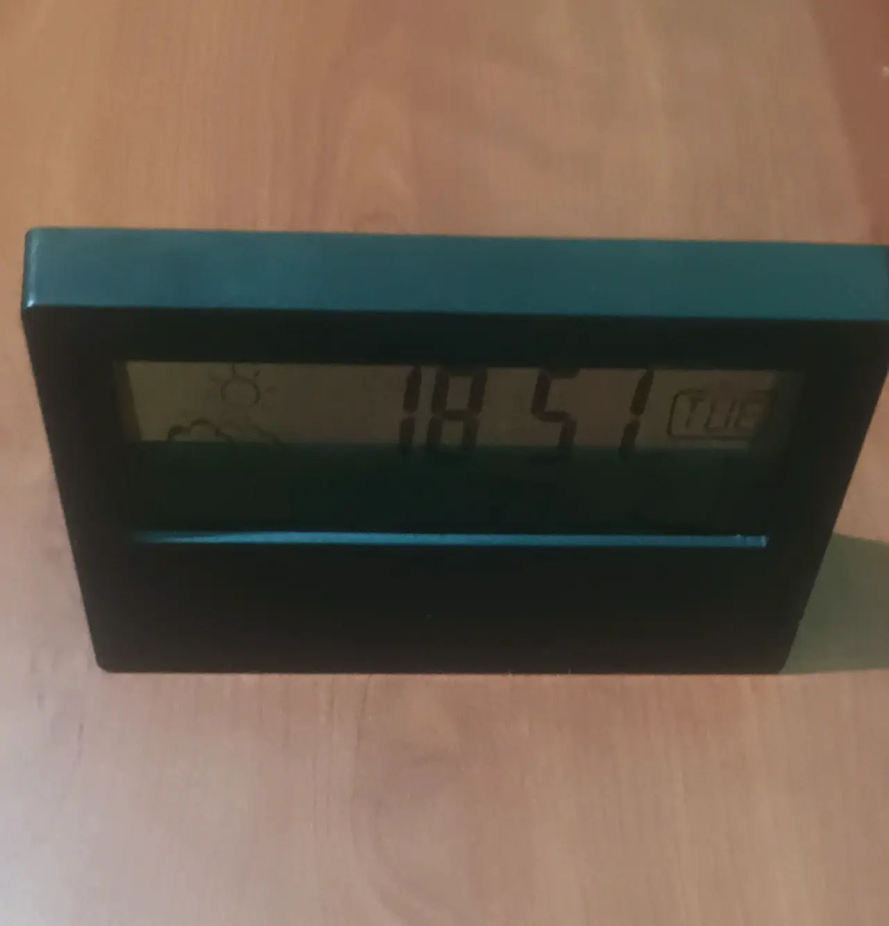 Reloj digital de escritorio - miniatura 2