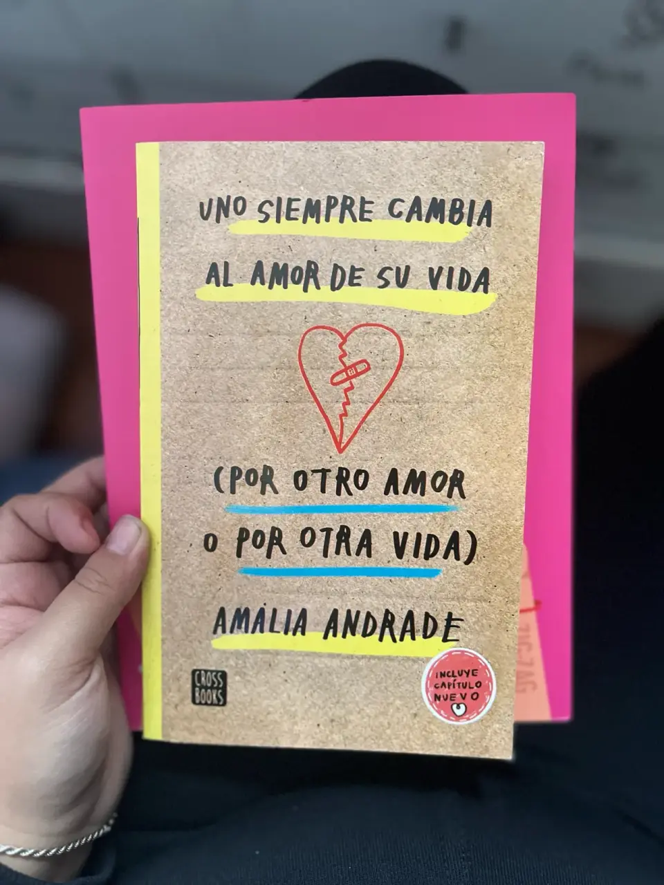 Libro 'Uno siempre cambia al amor'