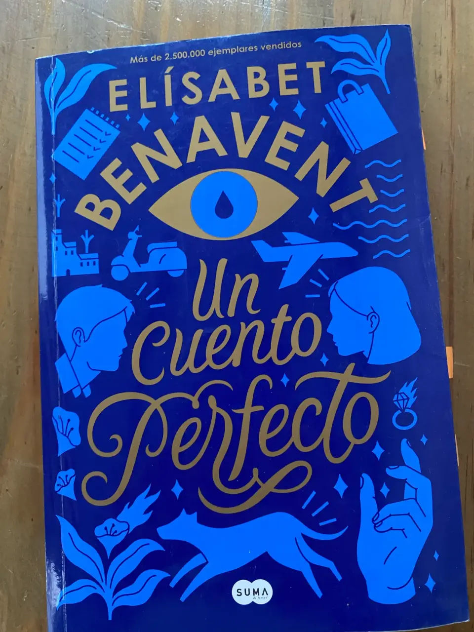 Libro 'Un cuento perfecto' Elisabet Benavent - miniatura 1