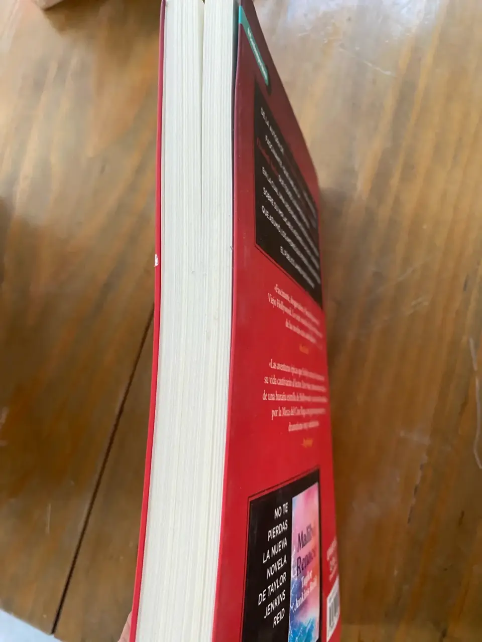 Libro 'Los Siete Maridos de Evelyn Hugo' - miniatura 2
