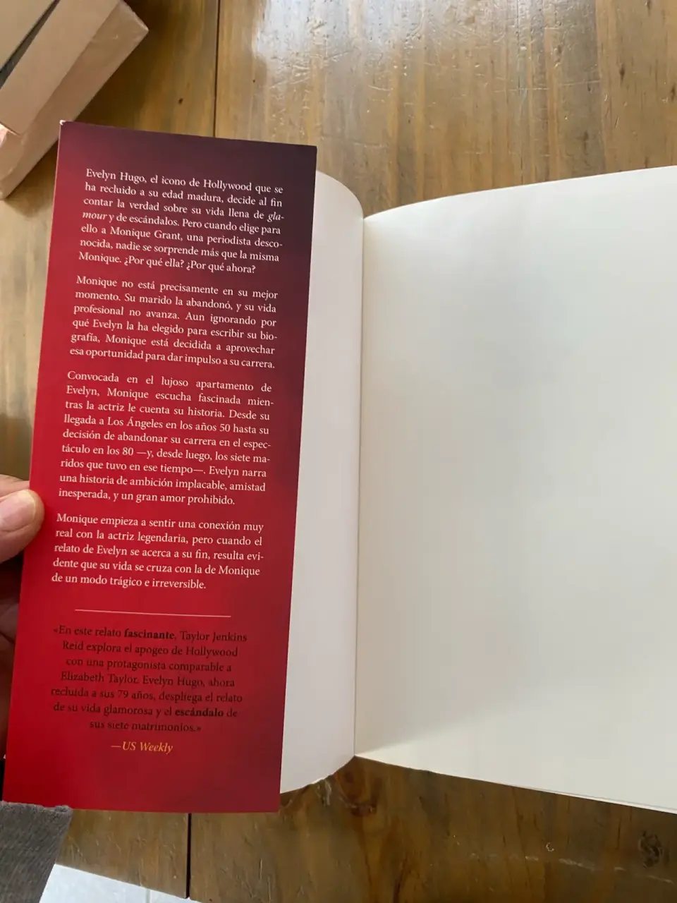Libro 'Los Siete Maridos de Evelyn Hugo' - miniatura 5