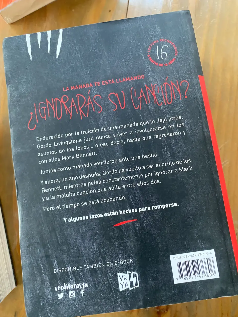 Libro 'La Canción del Cuervo' de TJ Klune - miniatura 2
