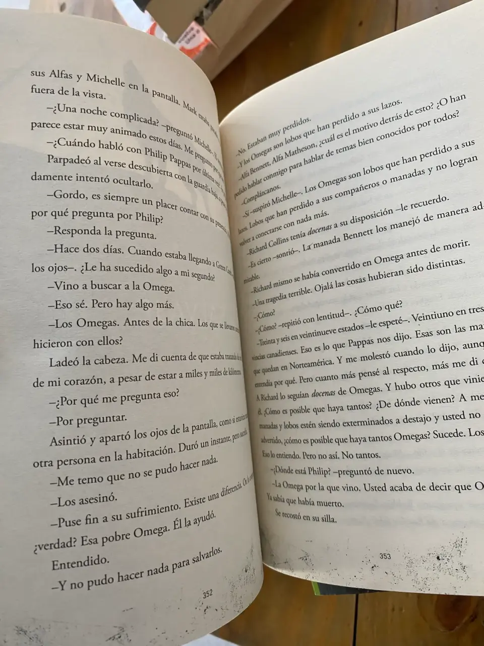 Libro 'La Canción del Cuervo' de TJ Klune - miniatura 4