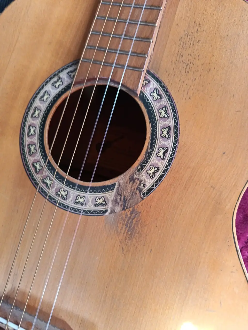 Guitarra acústica de madera - miniatura 4