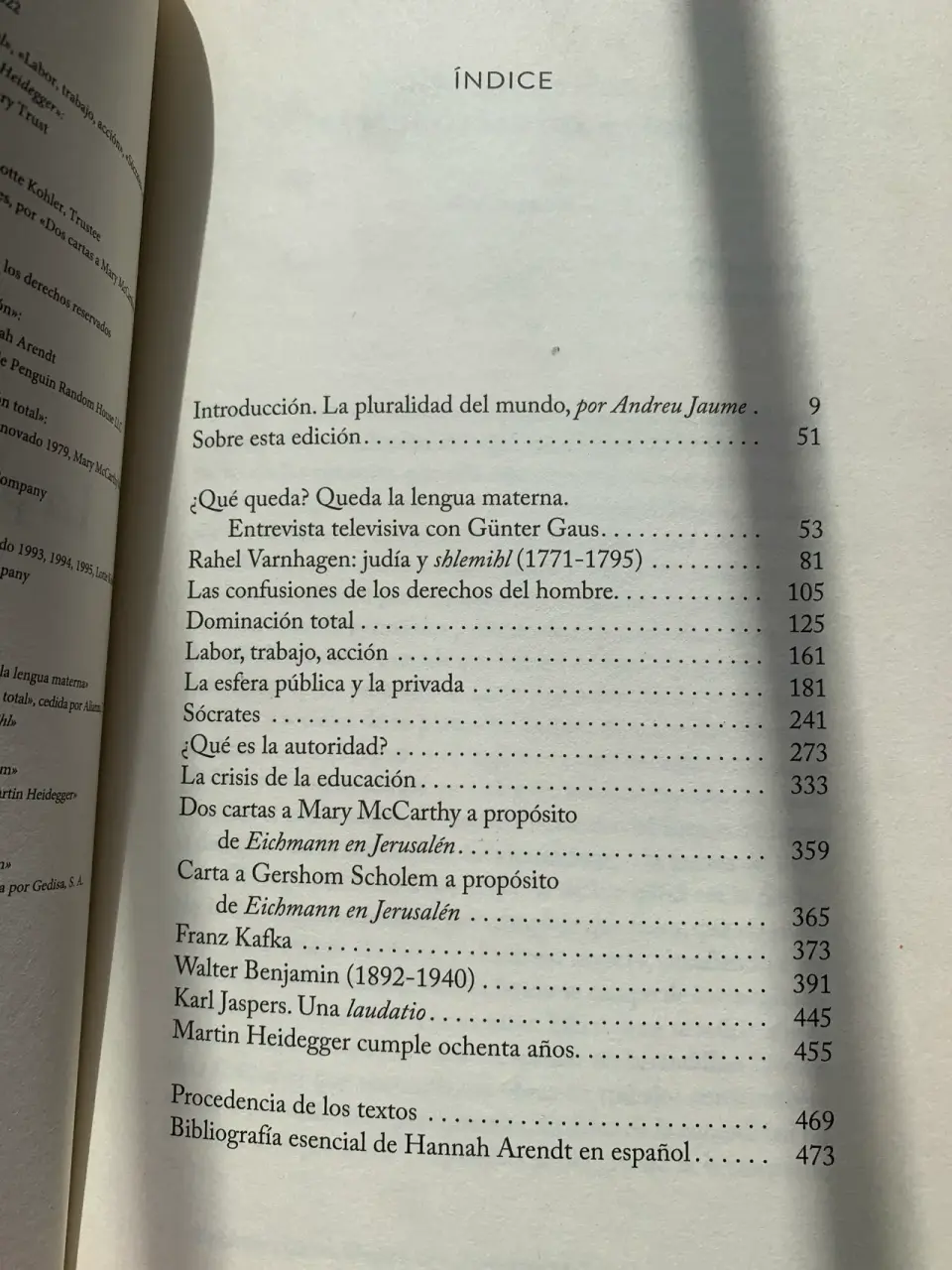 Libro 'La pluralidad del mundo' Hannah Arendt - miniatura 4