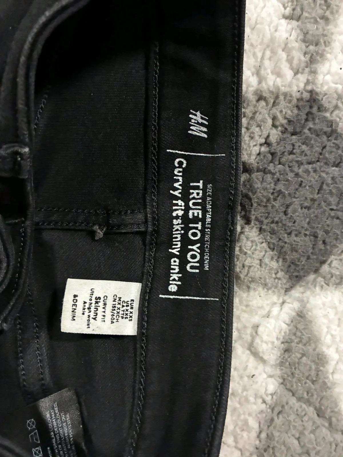 Jeans negros ajustados mujer - miniatura 2