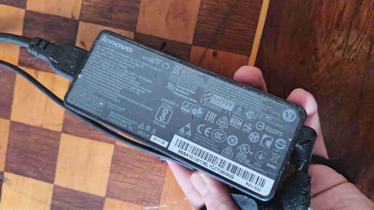 Cargador Lenovo Original - miniatura 2