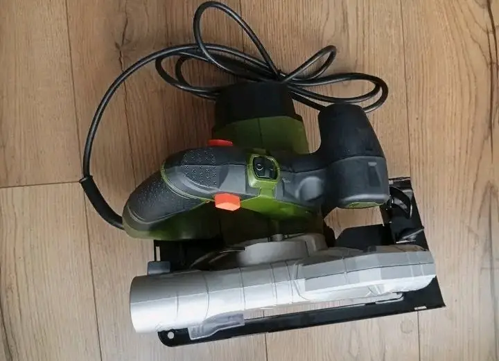 Sierra circular eléctrica con láser Bauker - miniatura 3
