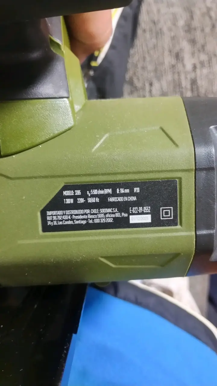 Sierra circular eléctrica con láser Bauker - miniatura 4