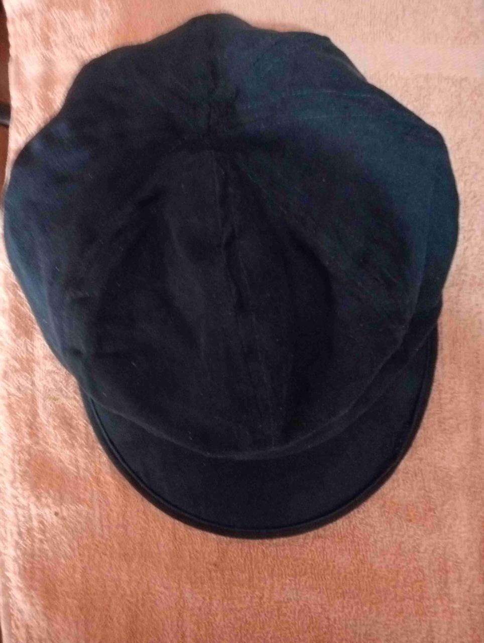 Gorra de visera negra - miniatura 1