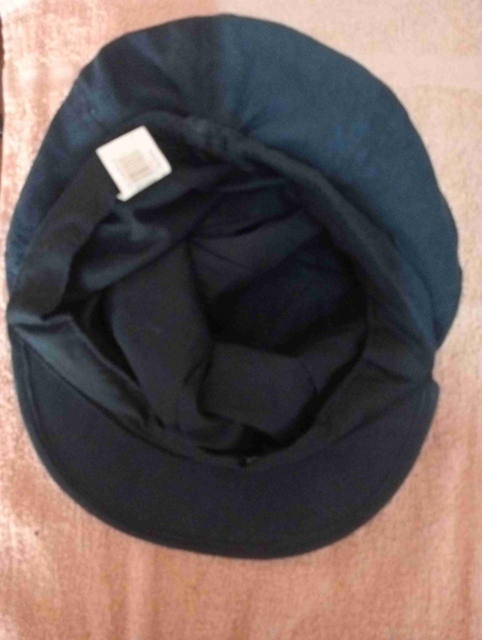 Gorra de visera negra - miniatura 2
