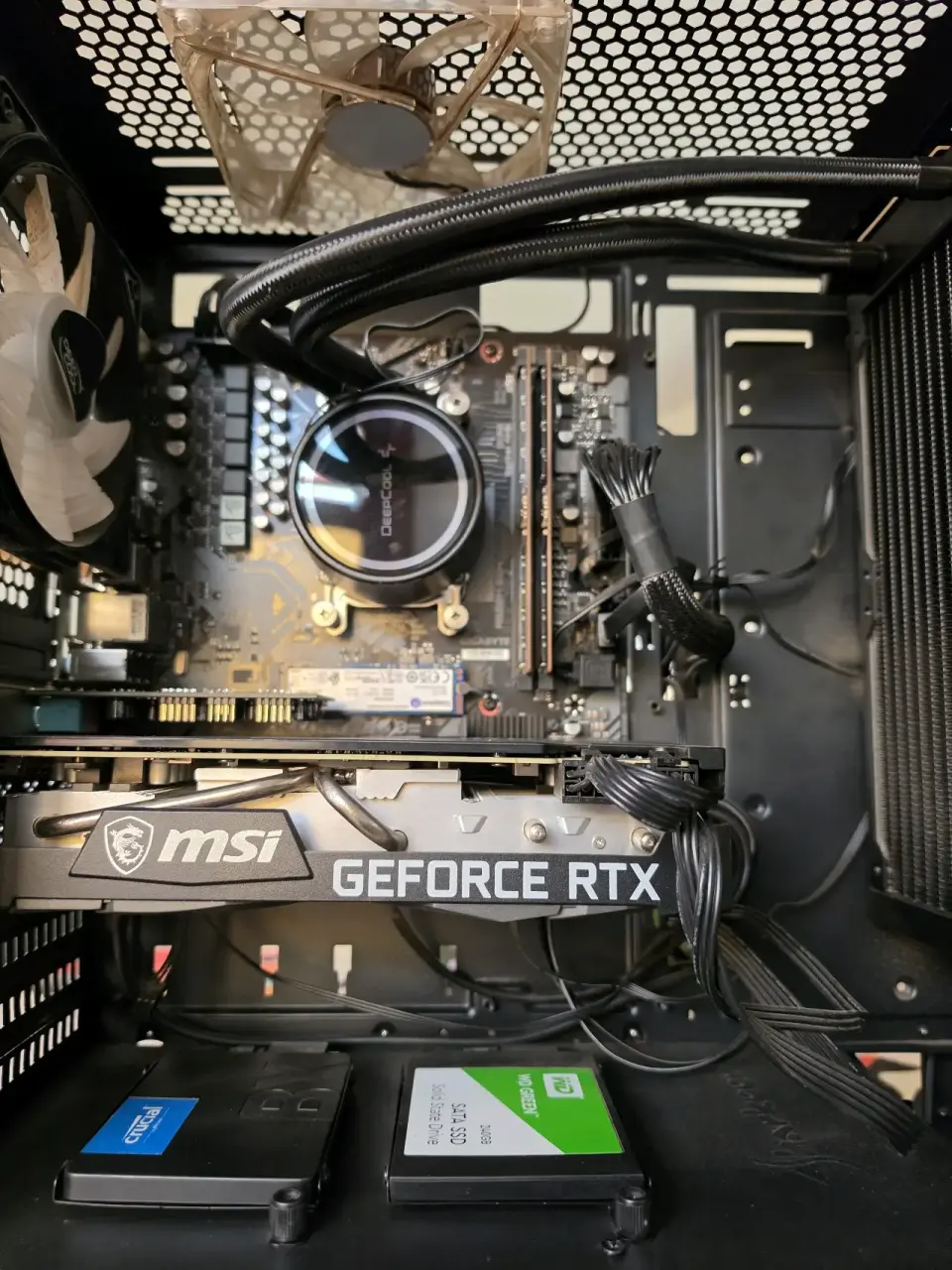 Gabinete para PC con ventana lateral - miniatura 4