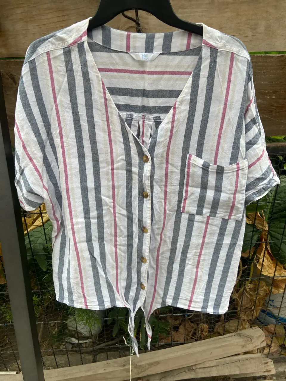 Blusa a rayas gris y rosado marca Time and Tru