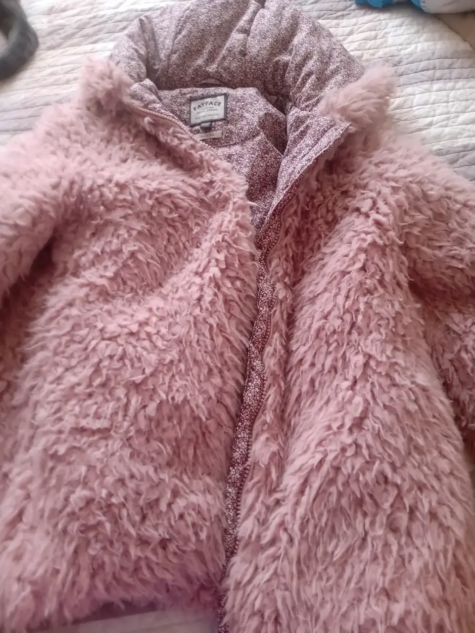Chaqueta peluda rosada Fat Face