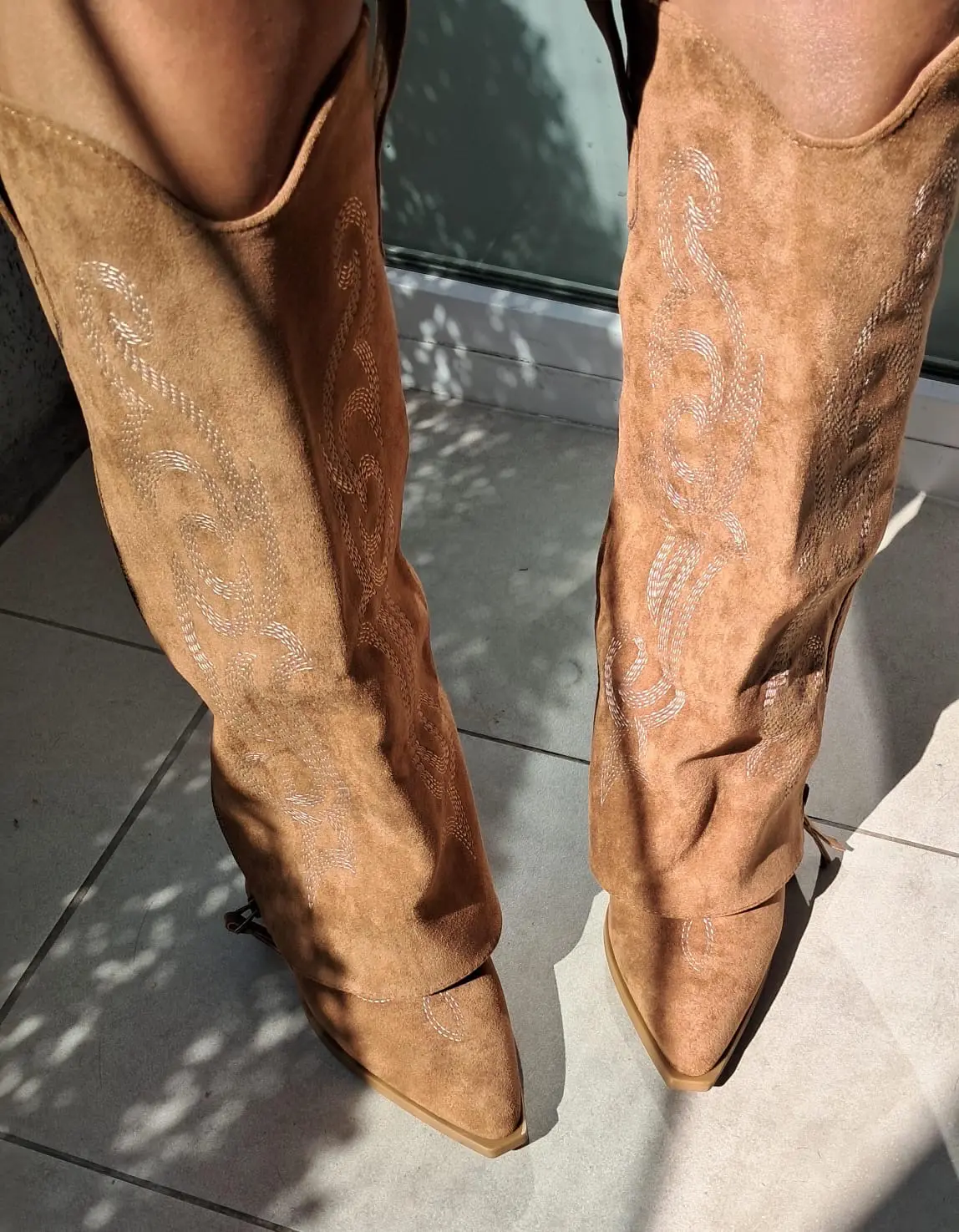 Botas vaqueras altas camel con bordado - miniatura 4